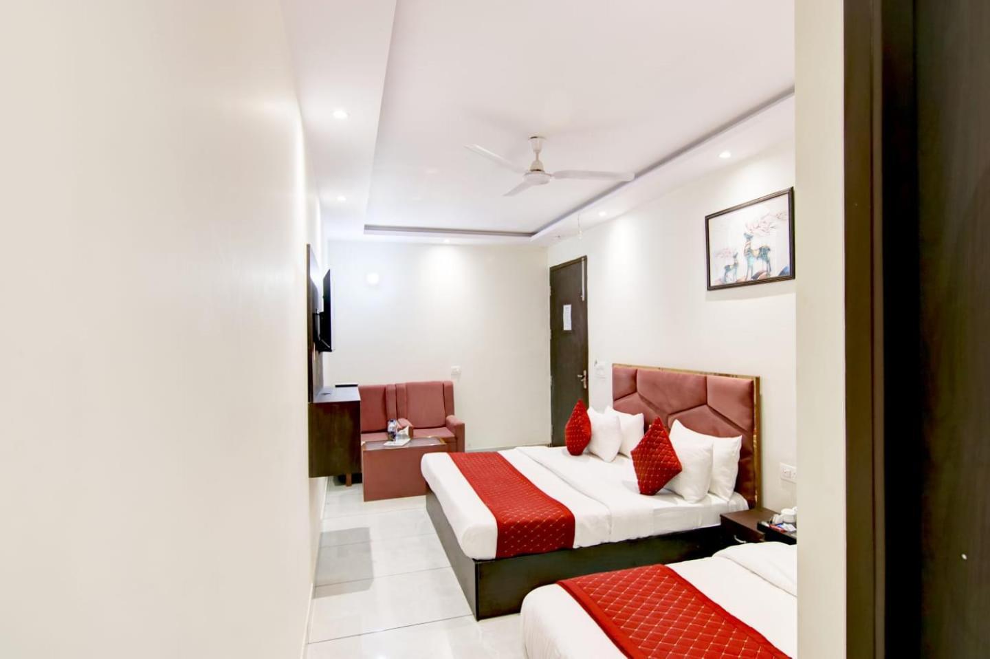Hotel De Hocks Deluxe - New Delhi Railway Station Kültér fotó